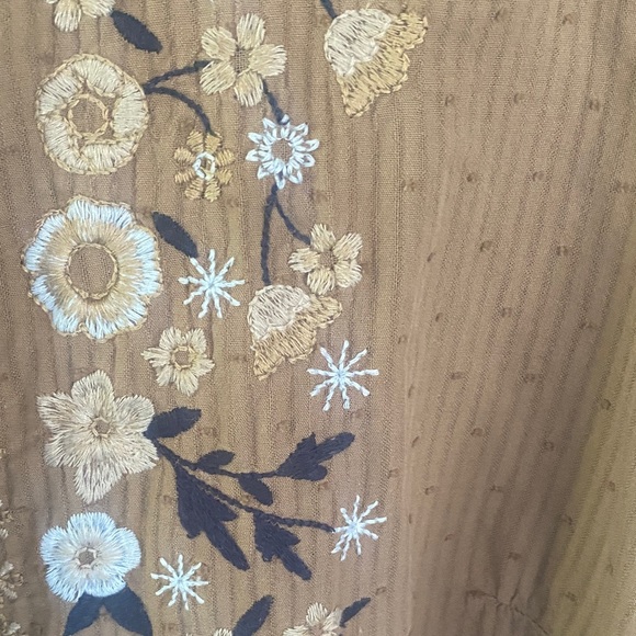 J. Jill Embroidered Boho Blouse Size Medium Brown Floral Peasant Top - Picture 3 of 10
